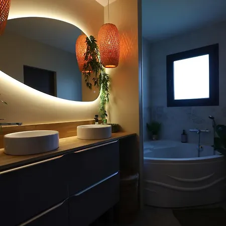 5 Avec Piscine, Jacuzzi, Terrain. וילה *