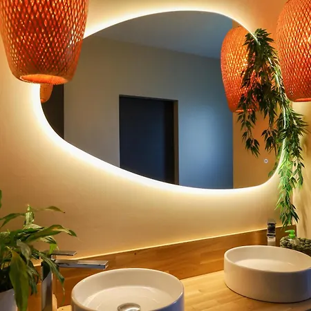 וילה 5 Avec Piscine, Jacuzzi, Terrain. Ambronay