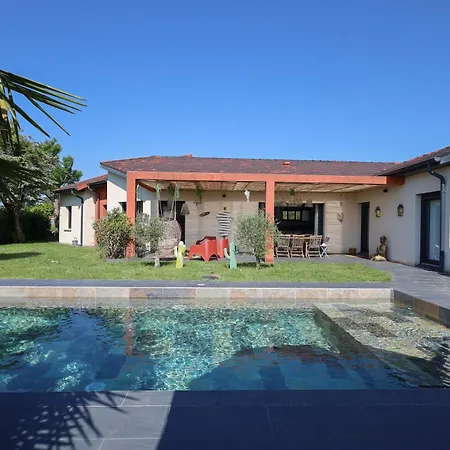 5 Avec Piscine, Jacuzzi, Terrain. וילה *
