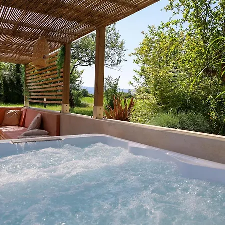5 Avec Piscine, Jacuzzi, Terrain. וילה Ambronay