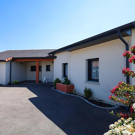 5 Avec Piscine, Jacuzzi, Terrain. *