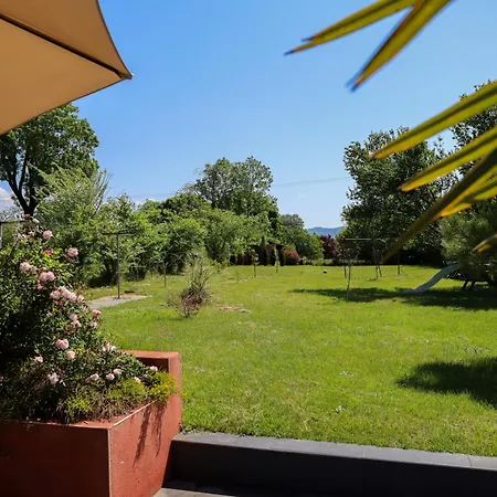 5 Avec Piscine, Jacuzzi, Terrain. וילה Ambronay