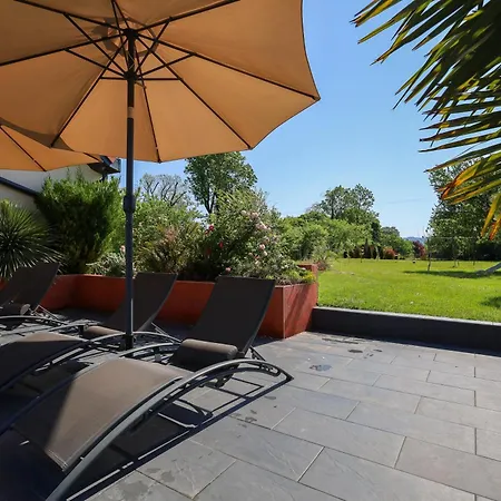 5 Avec Piscine, Jacuzzi, Terrain. * Ambronay