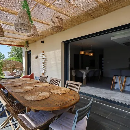 5 Avec Piscine, Jacuzzi, Terrain.
