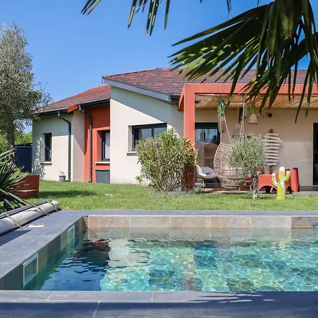 5 Avec Piscine, Jacuzzi, Terrain. וילה Ambronay