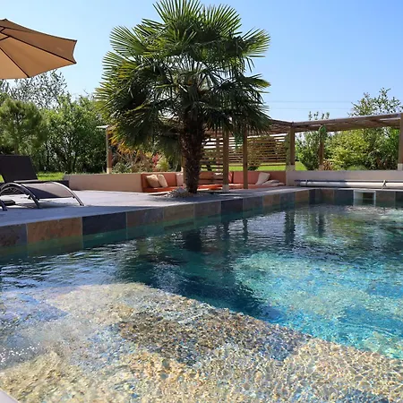 5 Avec Piscine, Jacuzzi, Terrain. וילה *