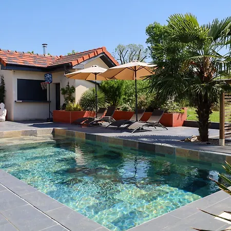 5 Avec Piscine, Jacuzzi, Terrain. Ambronay