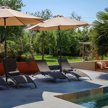 5 Avec Piscine, Jacuzzi, Terrain. Ambronay
